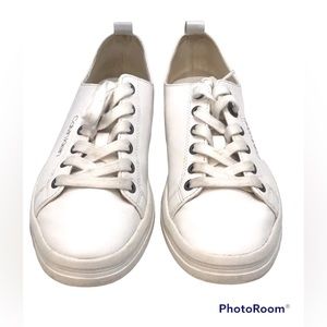 💚 Calvin Klein Sneakers, Size 10